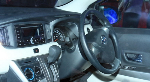 Pilih Daihatsu Sigra atau Toyota Calya?